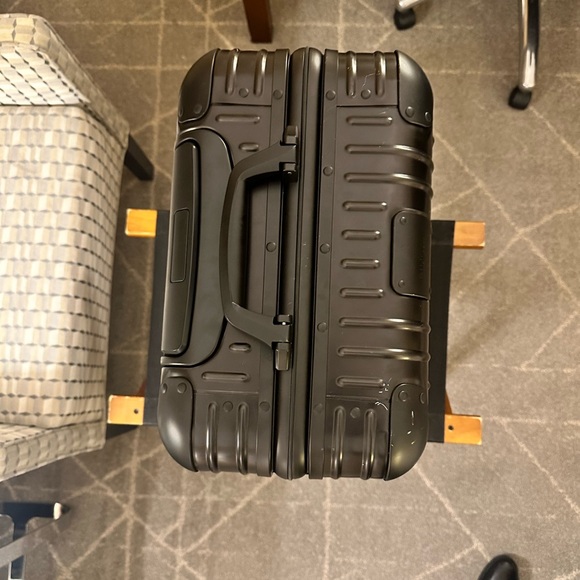 Rimowa original cabin suitcase - Picture 2 of 11
